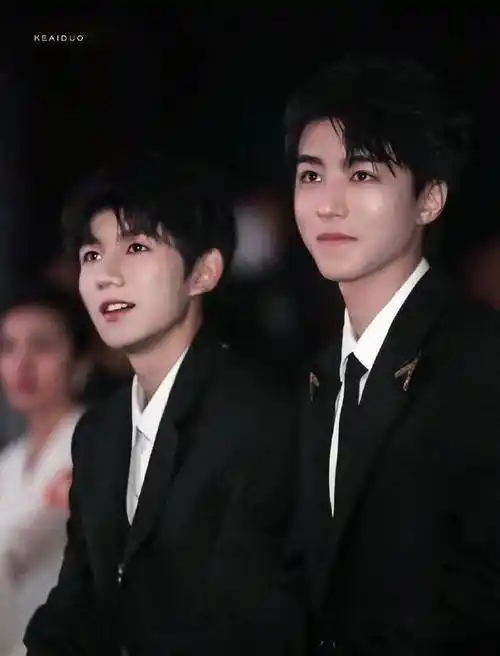 王俊凯王源关系失和?刘诗诗赢了倪妮?tf二团不讲武德强上位?