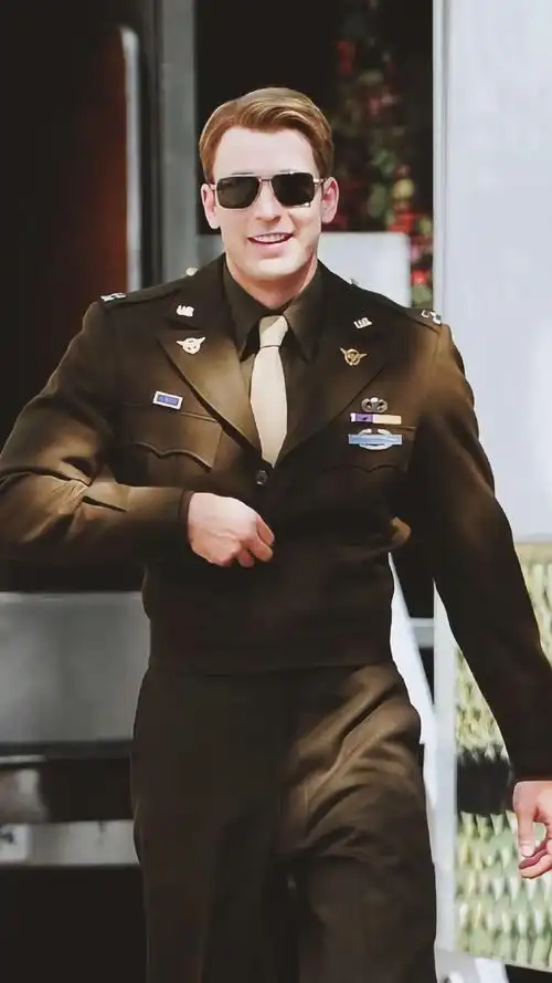 壁纸##美国队长chris evans军装