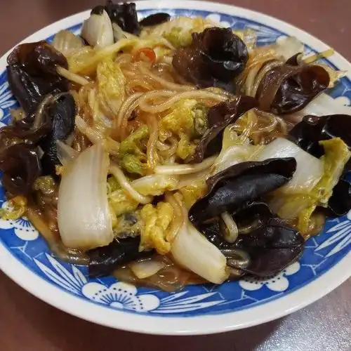 白菜木耳炖粉条,简单美味的家常炖菜