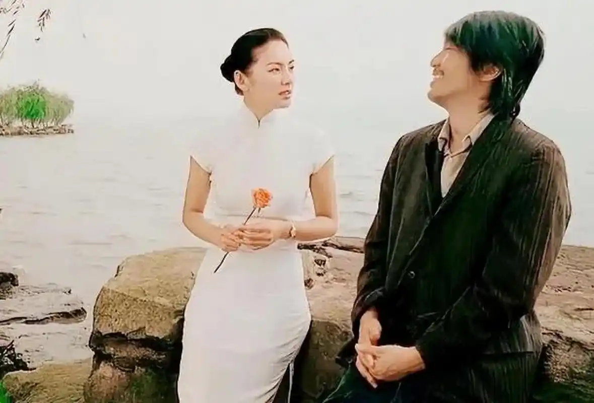 周星驰和徐娇曾被邀请参加了《鲁豫有约》,一开始的时候,还算融洽,但