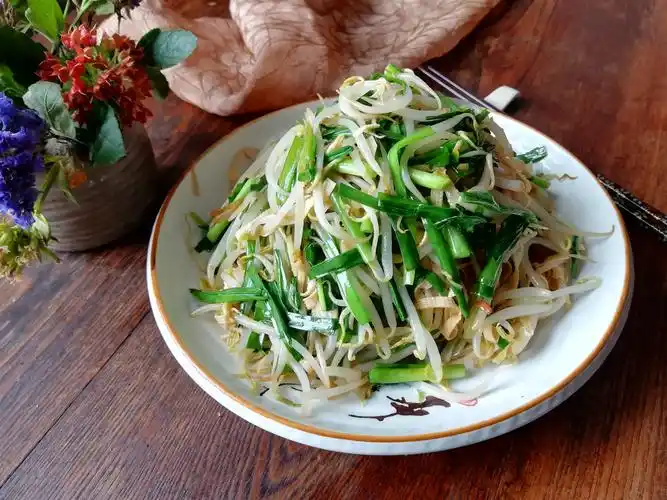 原创春天的韭菜最鲜美分享12道韭菜的做法收藏备用做给老公吃