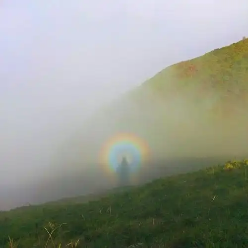 盘州旅游乌蒙大草原景区接连出现佛光奇观