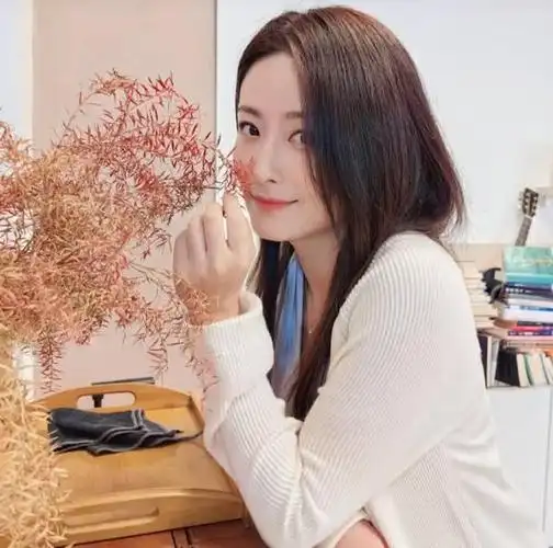 徐百慧:胡歌荧幕初恋女友,19年演艺生涯零绯闻,40岁仍风韵犹存