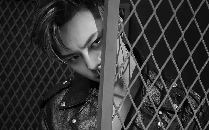 陈伟霆帅气撩人杂志写真桌面壁纸高清大图预览1920×1200_港台明星