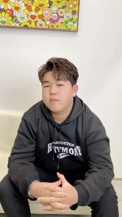 胖子显瘦发型改掉锅盖头自信眼神从发型开始