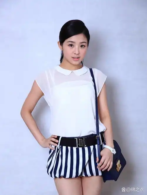 张含韵年少时是一个很自信的女孩子,但她却被人无端的诽谤和打击,因此