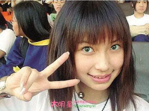 杨颖首度承认整容杨颖整容前后对比照片4