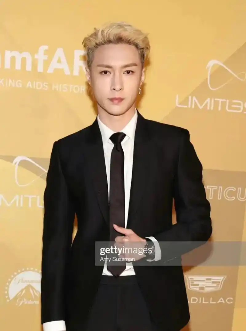 张艺兴近照好奇怪,是发型的原因吗?