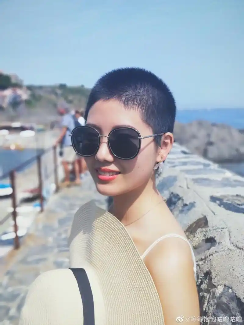 短发的生长过程 2020年5月22号因为疫情 在家隔离的时候决定剃了光头