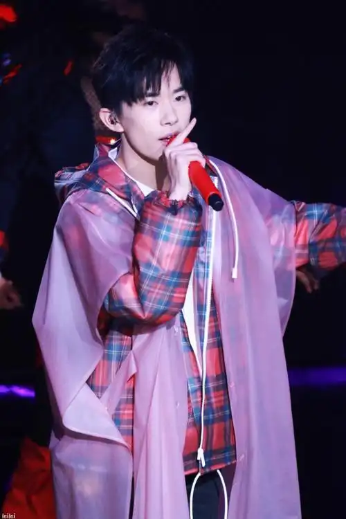 易烊千玺【图cr:logo】 - 堆糖,美图壁纸兴趣社区