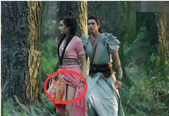 史上最让人想入非非的穿帮镜头,迪丽热巴露啥了,网友们都惊讶了