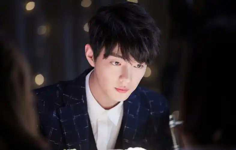 x玖少年团肖战帅气写真