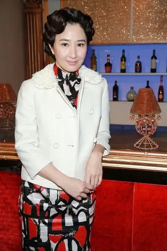 关咏荷贤淑气质真迷人复古民国穿搭知性不失思想温婉笑容暖心