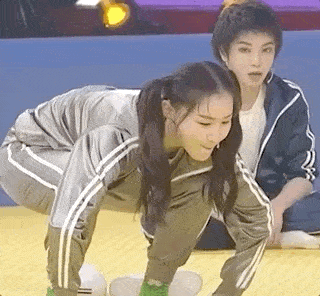 再来看金靖健身……所以,这是她增重的原因吗?