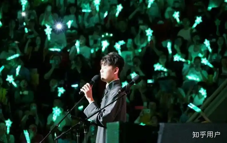 张云雷的绿海是两个人的吗