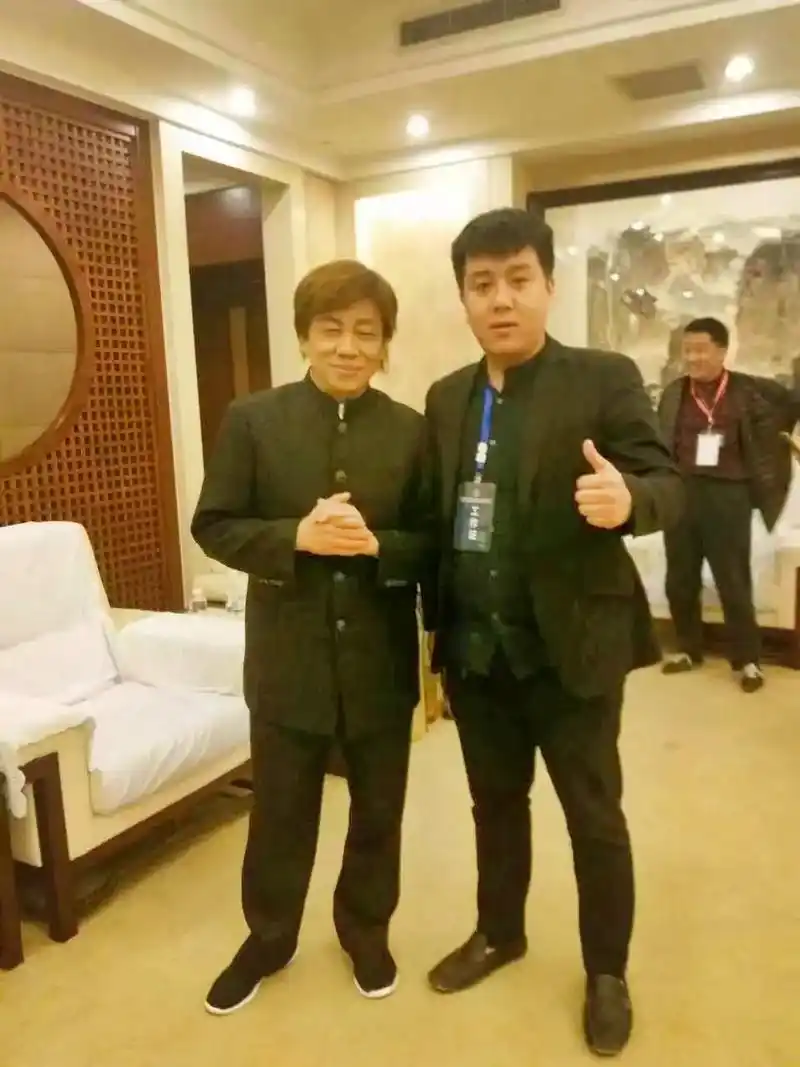 济宁韩悦全球食品折扣仓欢迎你.与梁小龙老师,王奎荣老师,柳海 - 抖音