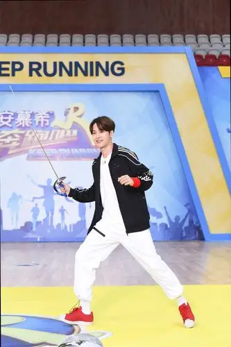 "港普兄弟"黄旭熙王嘉尔的神仙缘分火爆热搜