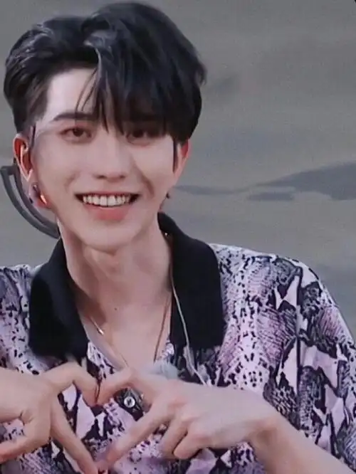 我也不想被吊可是蔡徐坤笑成这样啊00