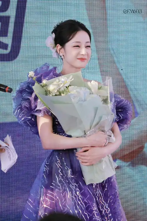 迪丽热巴紫罗兰公主