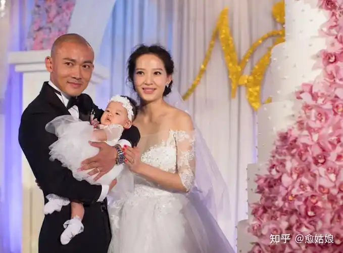 娱乐圈春节图鉴李湘国外炫富欧阳娜娜翻车王宝强回村接地气