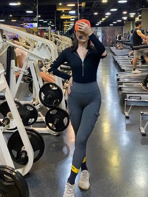 新学到的健身房锻炼拍照姿势