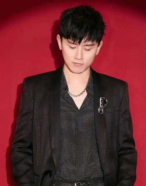 zhang)1982年12月20日出生于四川省成都市,中国流行男歌手2004年参加