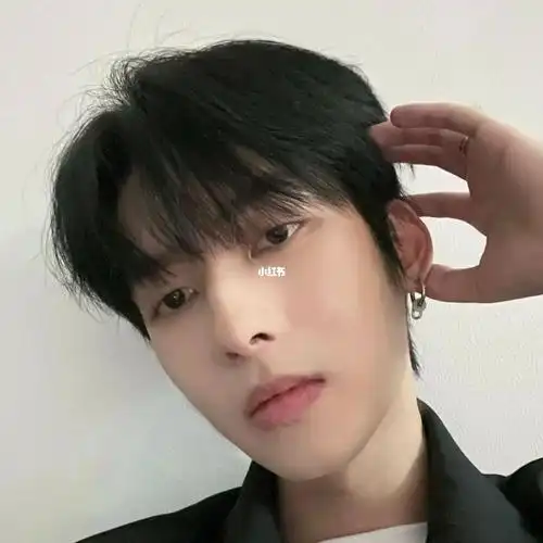 男生发型三七分推荐