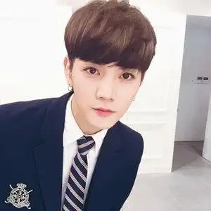 碎发假发女短发学生图片