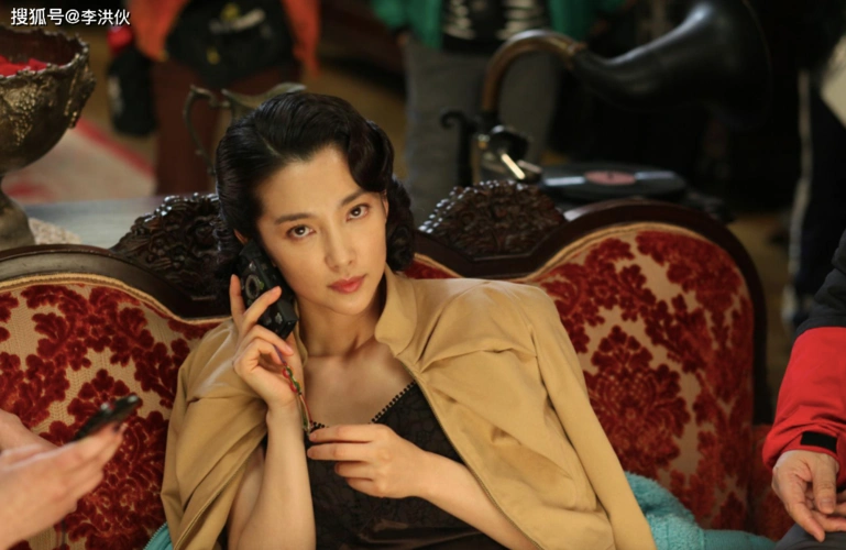 演员太嫩撑不起来?剧版《风声》被批神剧,影版《风声》才是传奇