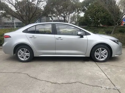 今日提车:丰田雷凌21款185(1.2t) 豪华 水晶银