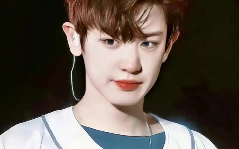 欢迎朴灿烈退伍,希望可爱的小天使能够每天开开心心的,无忧无虑,爱丽