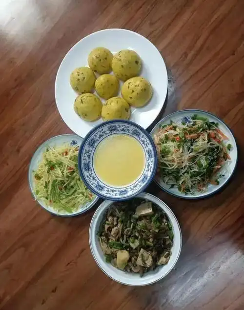 景区>顾家台骆驼湾旅游度假区>天生桥镇食用菌核心园区>保阜高速东