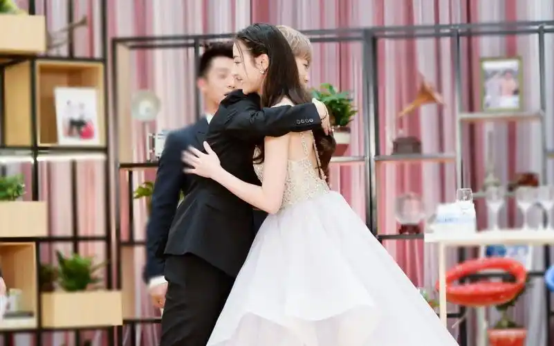 【鹿晗×迪丽热巴】【陆地第一季完结版】如果能成为你的太阳那是多么