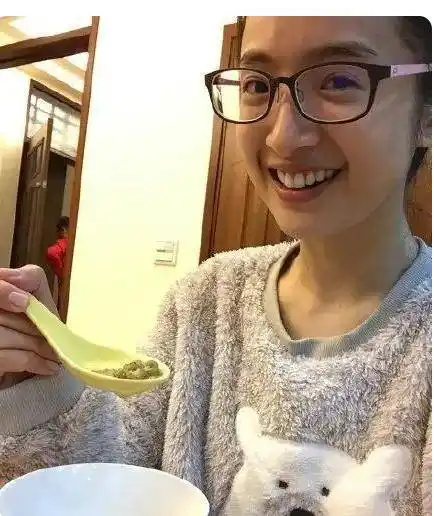 林依晨40岁生日晒怼脸素颜照,皮肤状态如20岁少女!保养秘诀学到了!