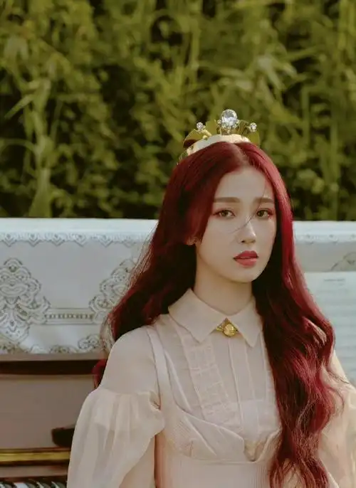 虞书欣首张个人epesther##虞书欣新专辑蓝发造型