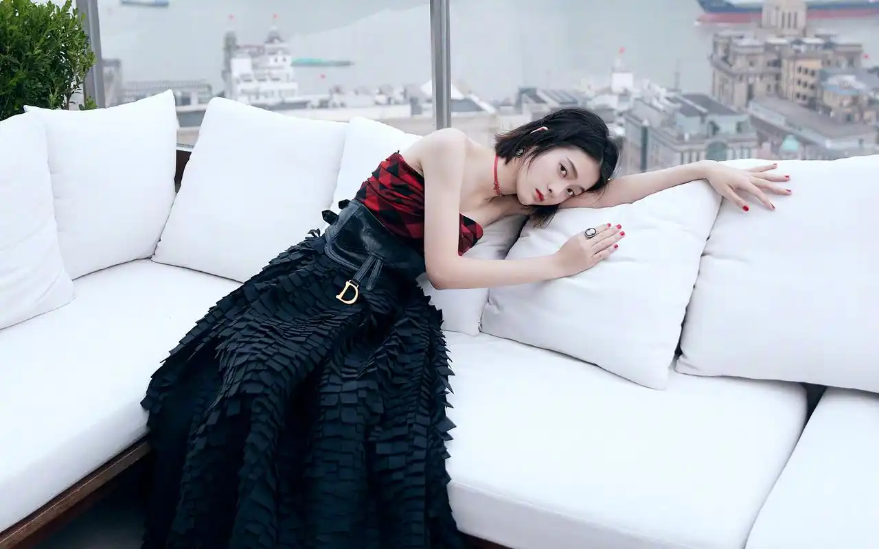 张雪迎仙气唯美桌面壁纸