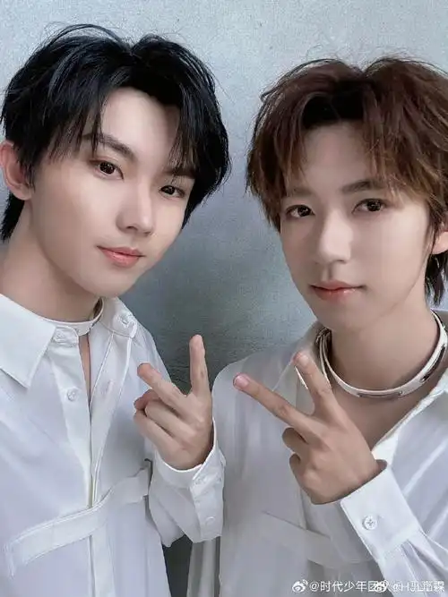 to:宇宙超级无敌第一大帅哥贺峻霖