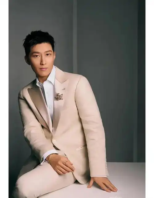 何超莲窦骁夫妻合体营业俊男靓女好养眼