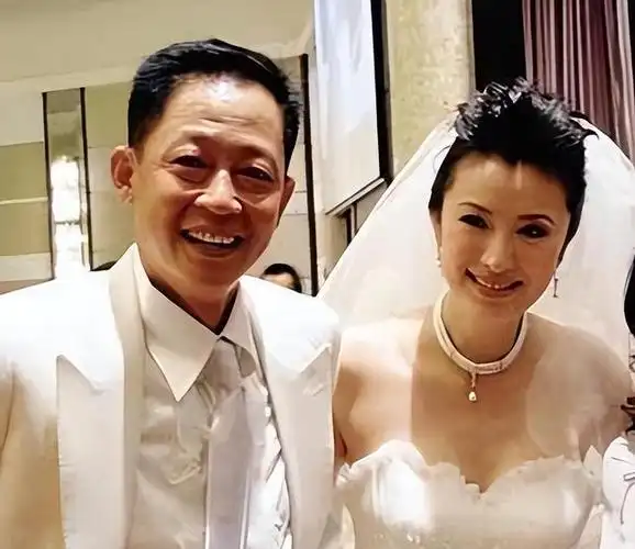 陈坚红:名模出身,身价过亿,却嫁大10岁王志文,受尽欺负不放弃