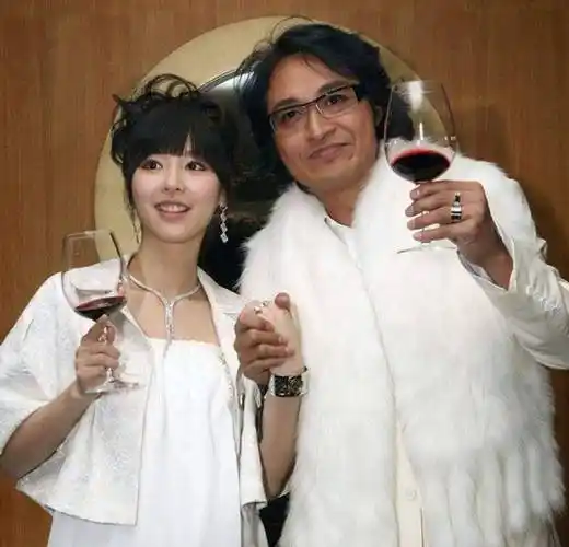 每次喝醉了就打人,酒醒了就跪着求饶,加上马景涛的前女友田丽也曾提到