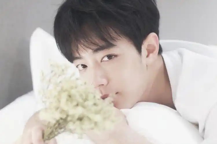 肖战干净帅气壁纸_x玖少年团肖战