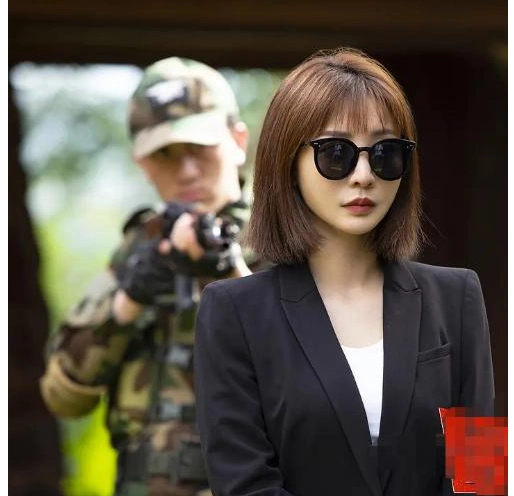 有些人看的是柳岩而不是柳岩的作品!_肖央