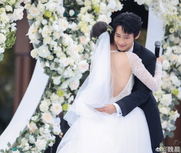 魏晨感谢张杰父母参加婚礼称彼此胜似家人与妻子竭诚接待两老