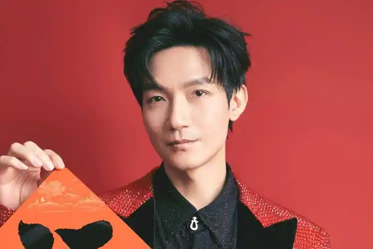 至于汪苏泷,在《天赐的声音》中就是因源大户,没想到在高手如云的家