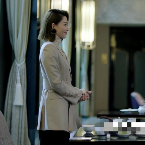 正青正青春春林睿殷桃同款衣服春季新款气质纯色西装