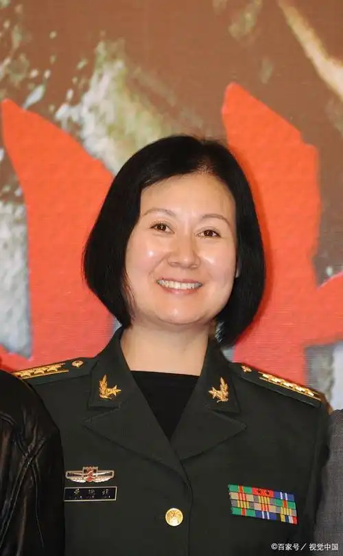 黄晓娟:从小品女王到文艺兵,儿子李赫是她最大的幸