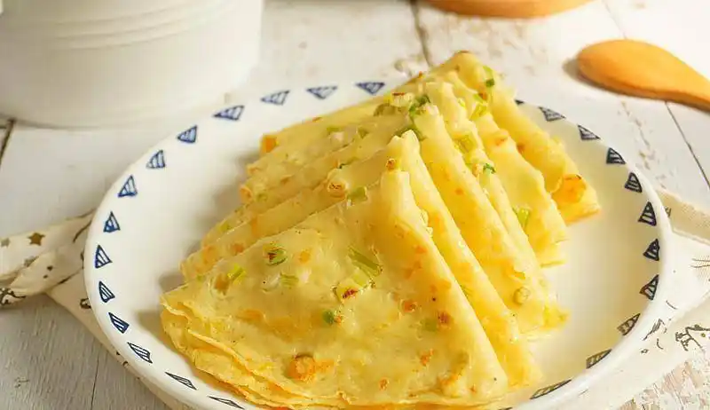 原创早餐别将就教你做孩子爱吃的鸡蛋饼薄而不破面糊比例快记牢