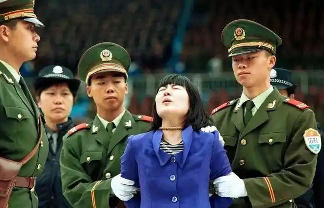 中国的严打,1996年,各省枪毙死刑犯,到底使用什么枪?