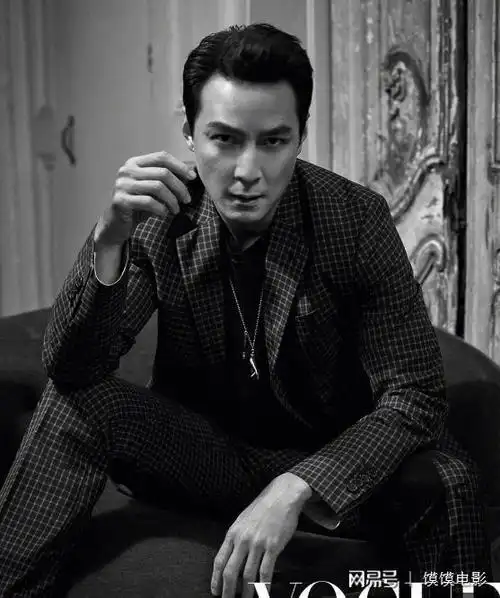 坎妹吴彦祖拍写真 互相依偎默契十足!