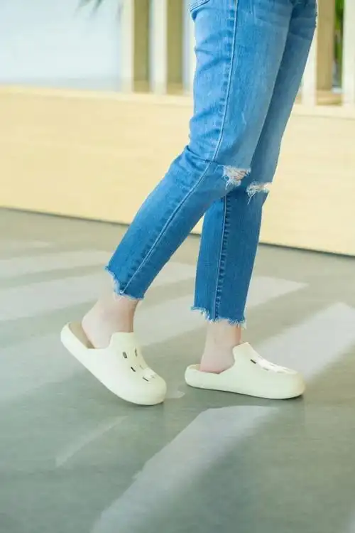 明明说好一起穿拖鞋,但为啥你的拖鞋那么潮?